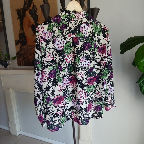 NWT J.JILL button-down blouse - Picture 4 of 8